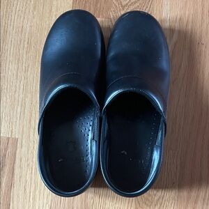 Black leather Dansko 40